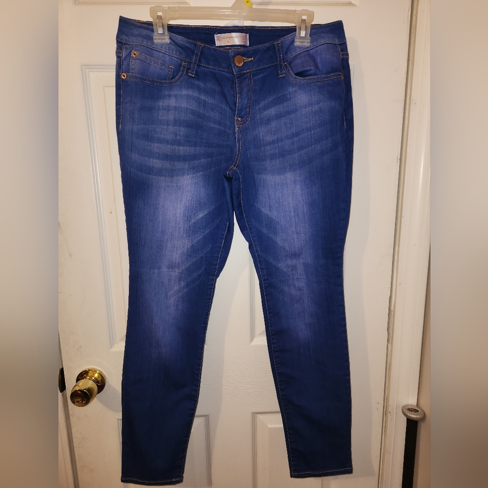 No Boundaries straight leg jeans